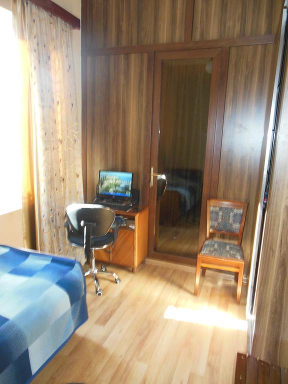 Medico And Suliko Guest House Kutaisi Bagian luar foto