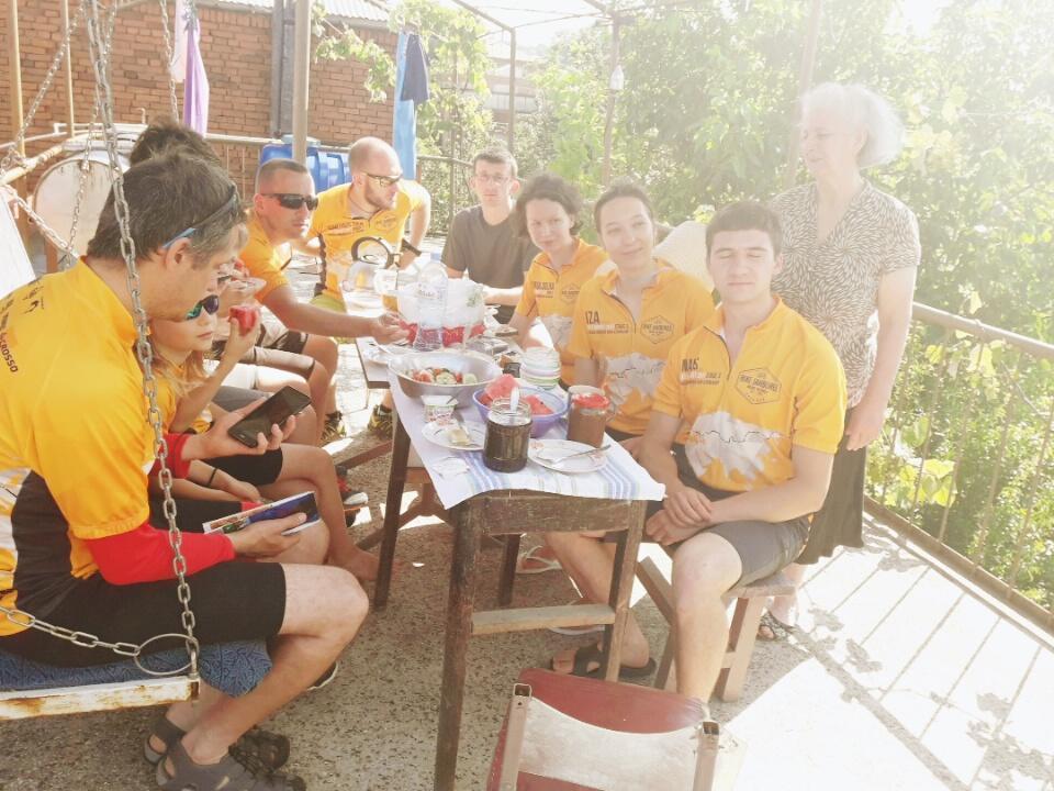 Medico And Suliko Guest House Kutaisi Bagian luar foto